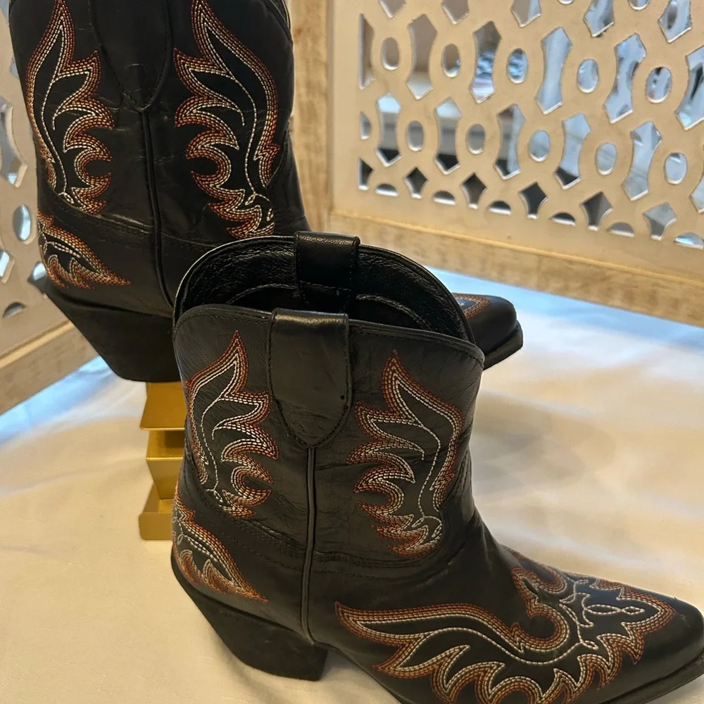 Ariat Black Embroidered Heeled Boots - Picture 3 of 12